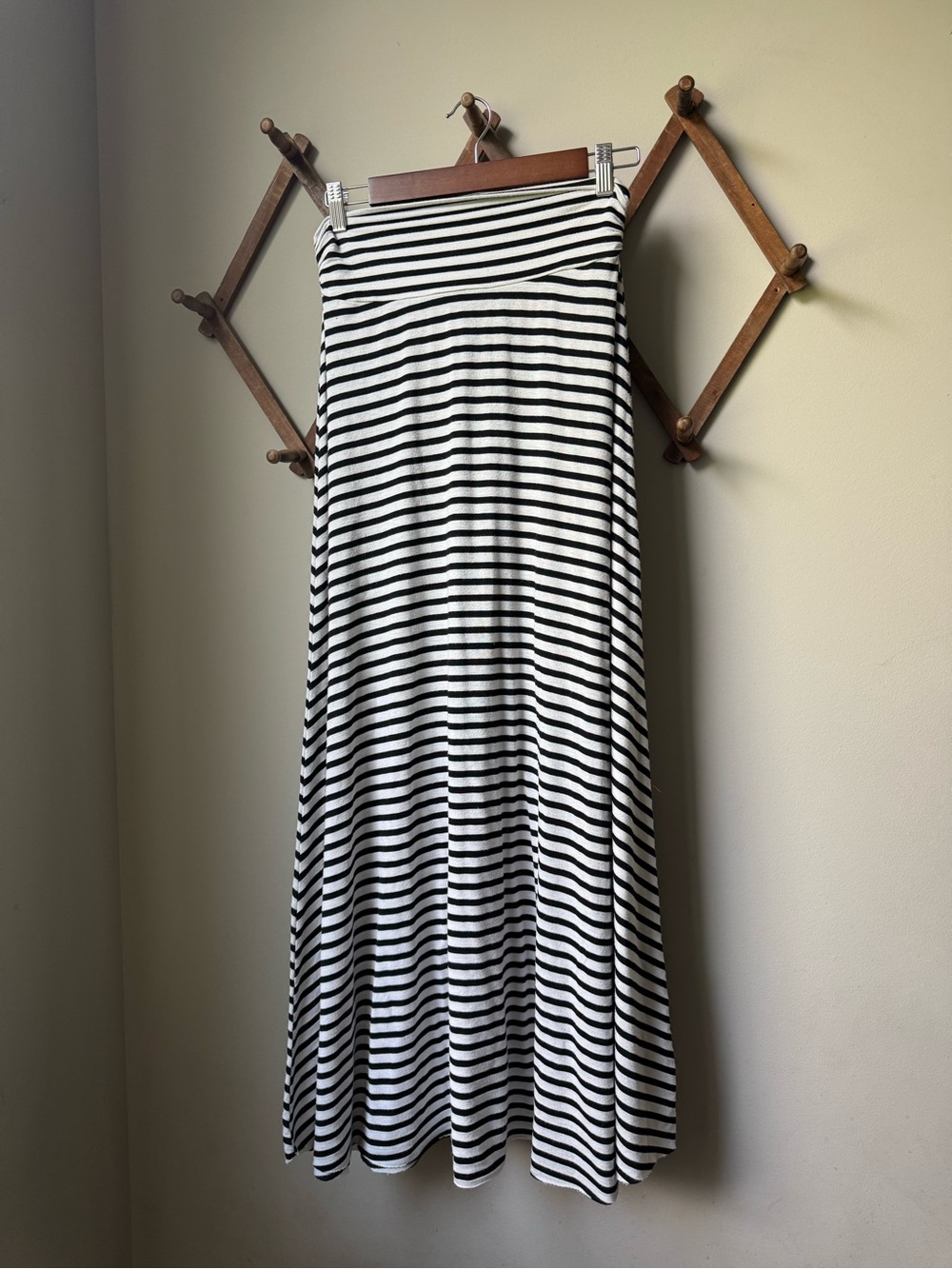 Renee C Black & White Striped Maxi Skirt with Wide Ruched Waistband Size Medium